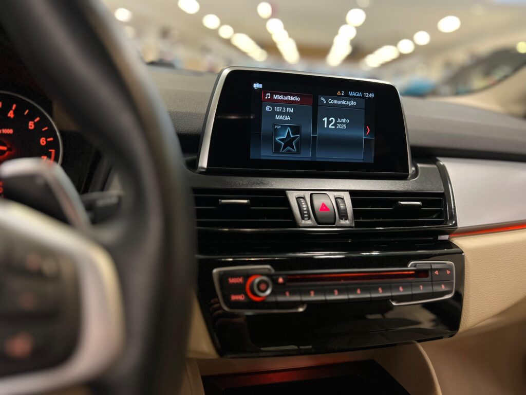 BMW 220i