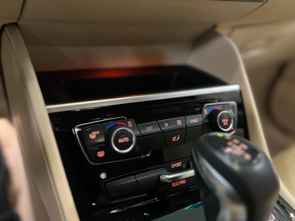 BMW 220i