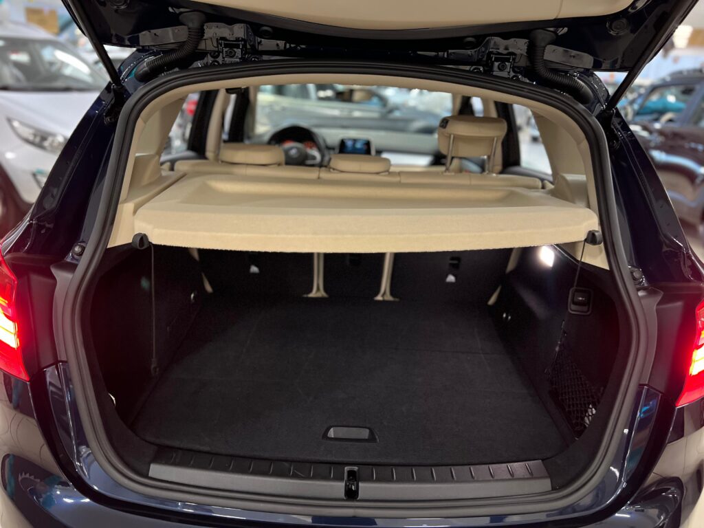 BMW 220i