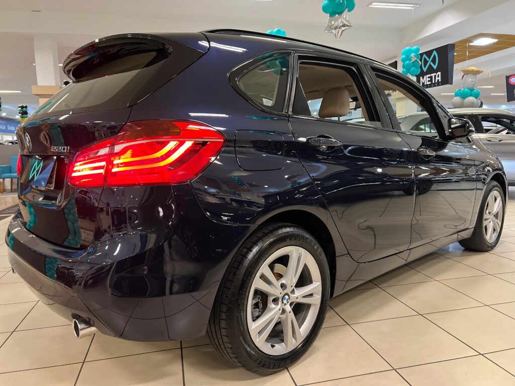 BMW 220i