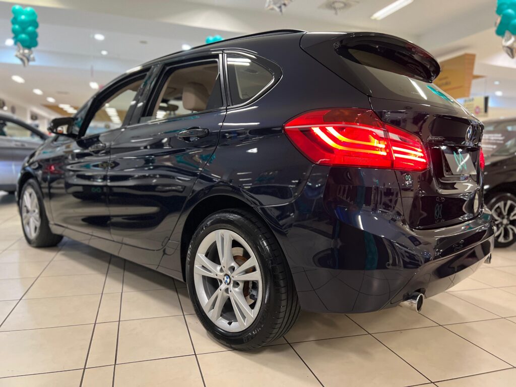 BMW 220i