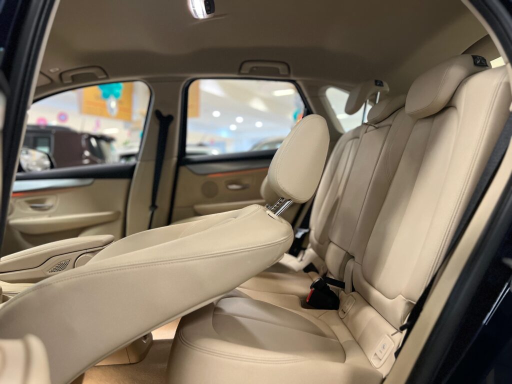BMW 220i