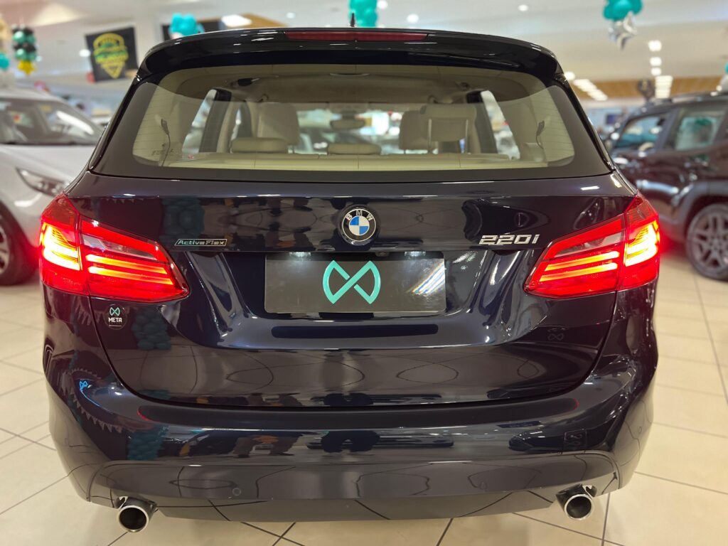 BMW 220i
