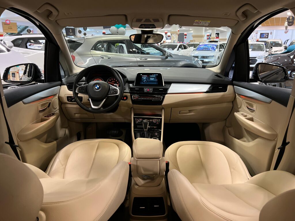 BMW 220i
