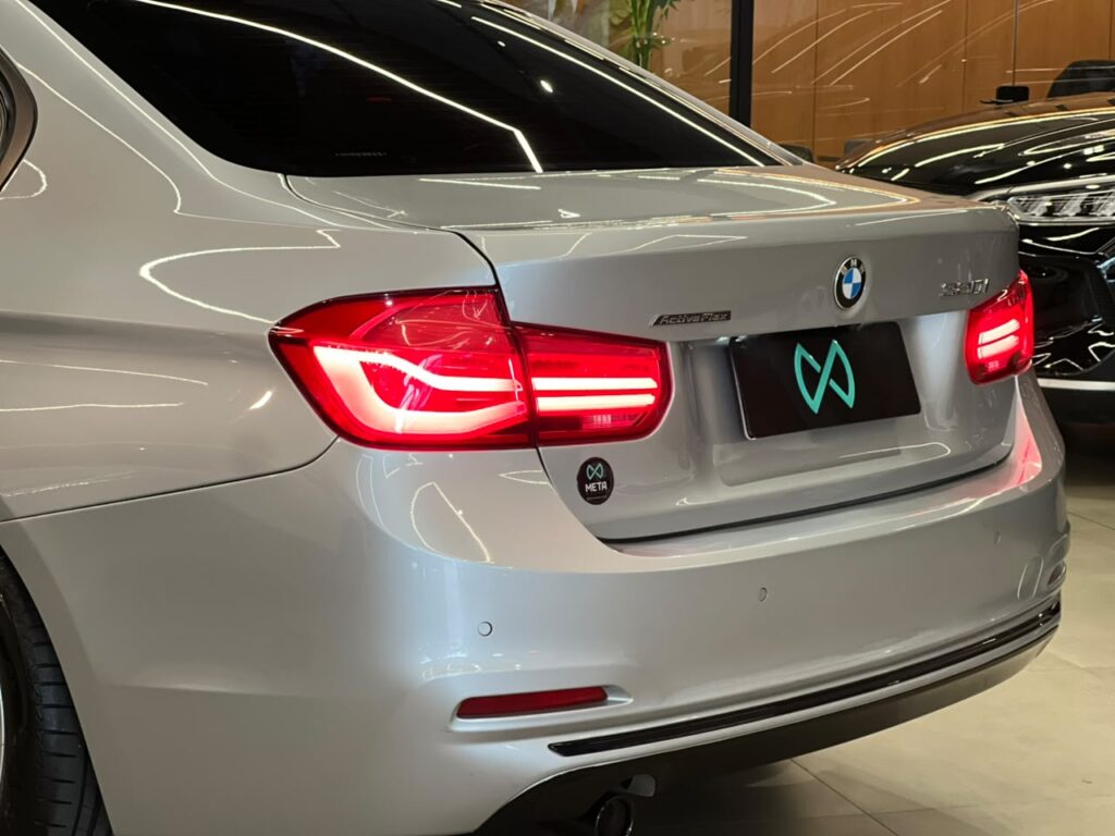 BMW 320i