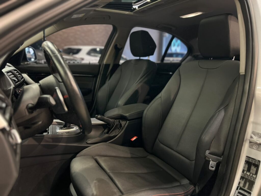 BMW 320i